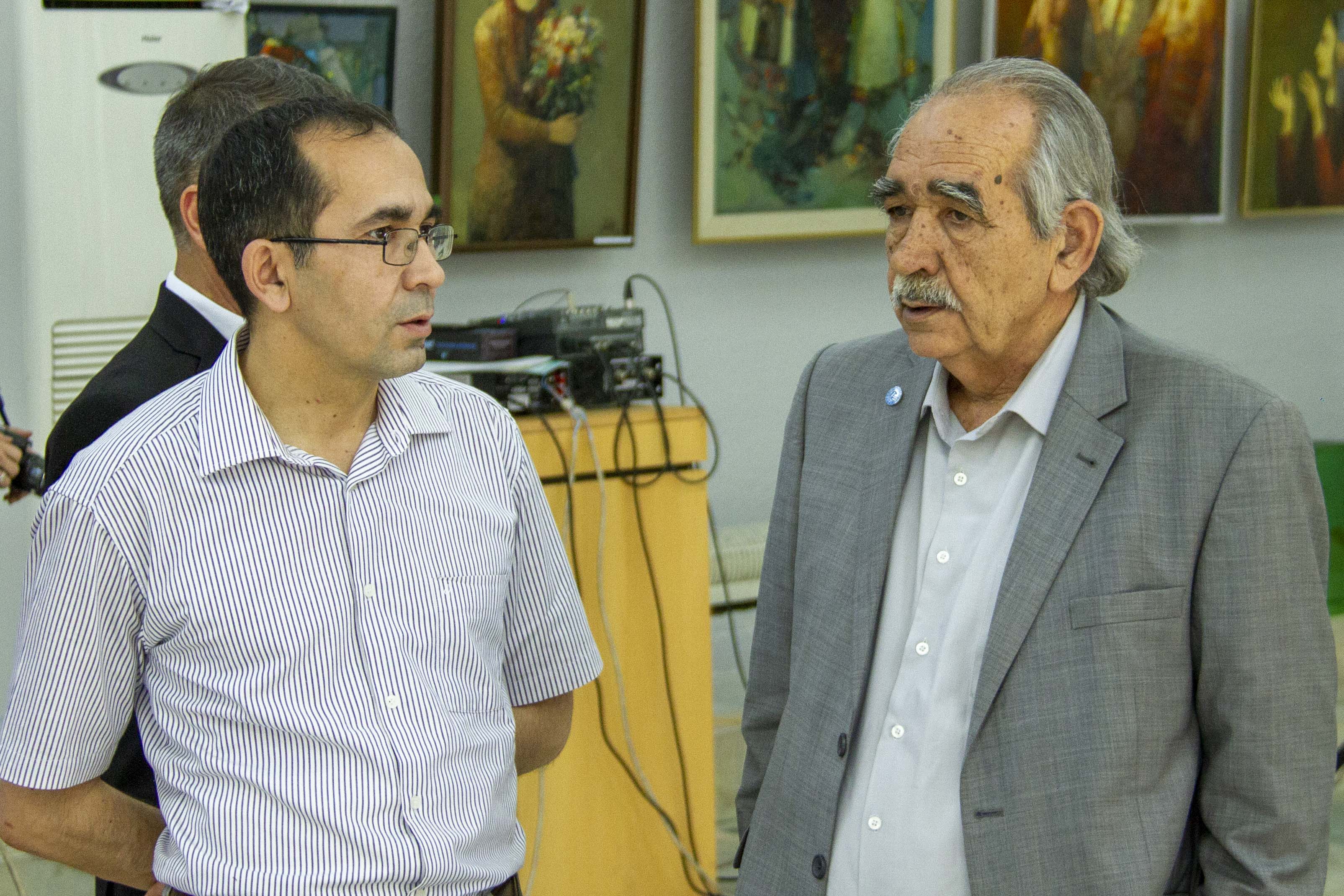 Сразу две персональные выставки художников Мураталиевых - отца и сына