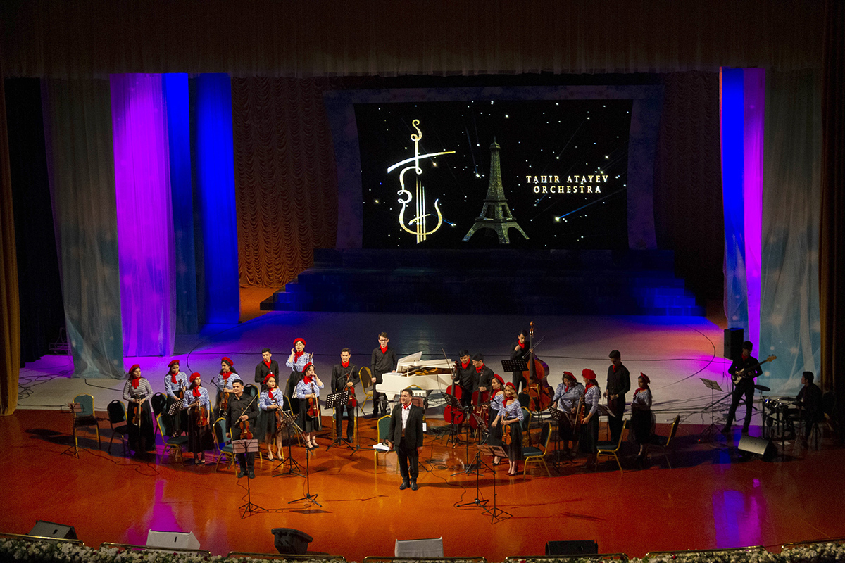 Музыкальный рейс Ашхабад-Париж