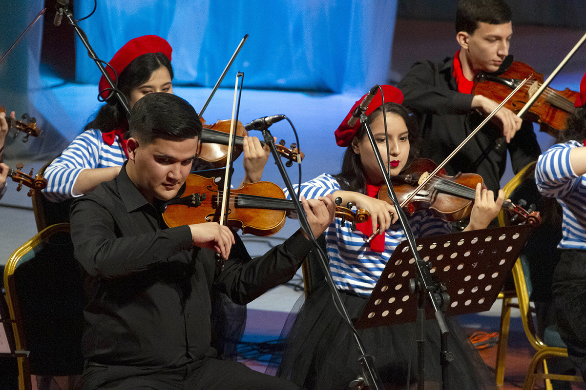 Музыкальный рейс Ашхабад-Париж