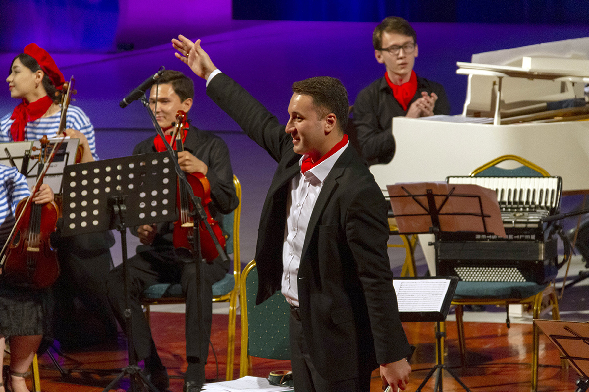 Музыкальный рейс Ашхабад-Париж