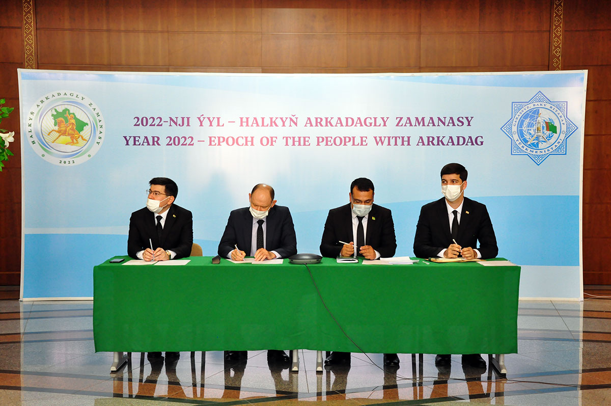 Türkmenistanyň diplomatiýasynyň ileri tutulýan ugurlary boýunça  Okuw merkezinde bäsleşik geçirildi