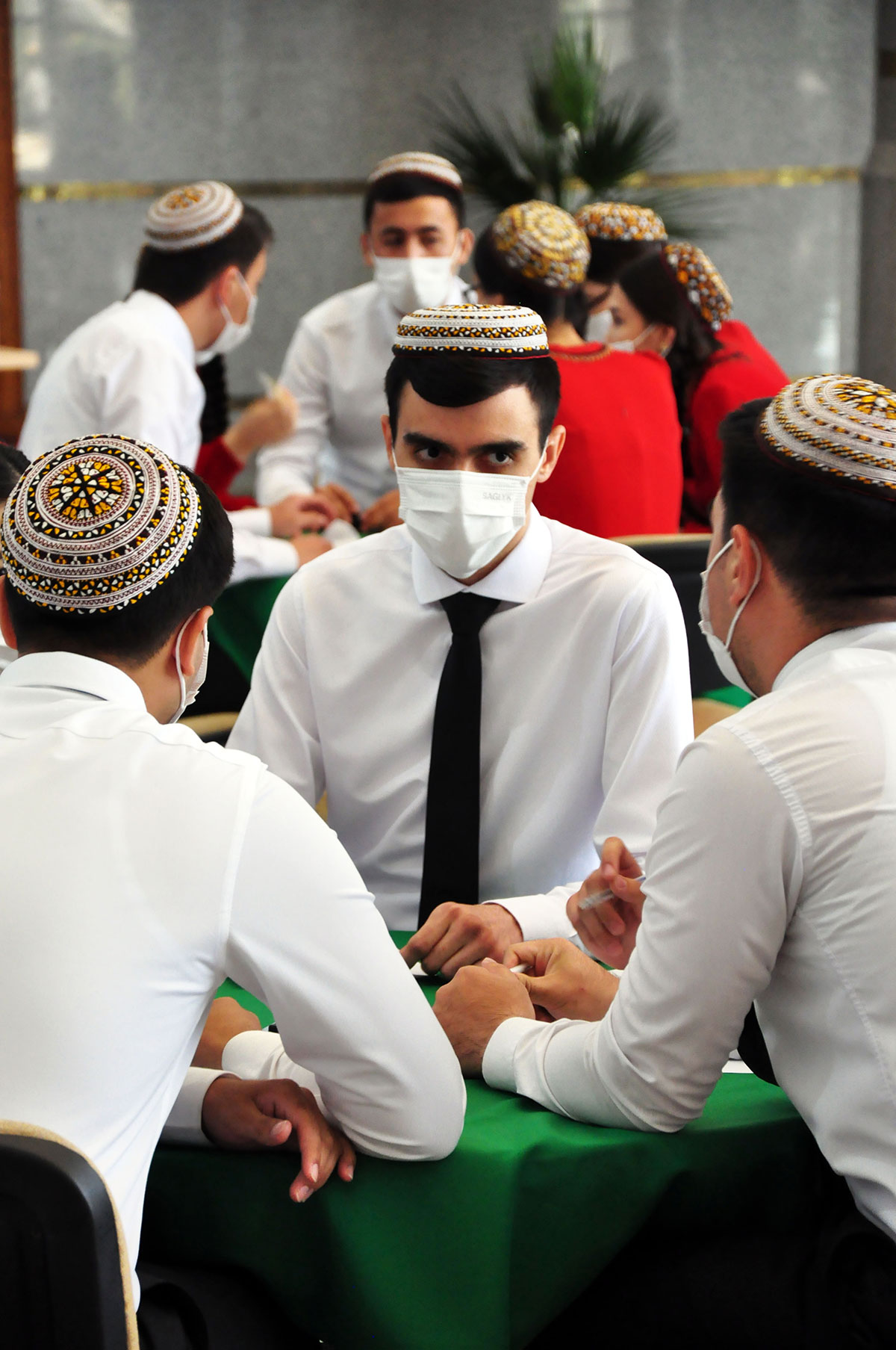 Türkmenistanyň diplomatiýasynyň ileri tutulýan ugurlary boýunça  Okuw merkezinde bäsleşik geçirildi