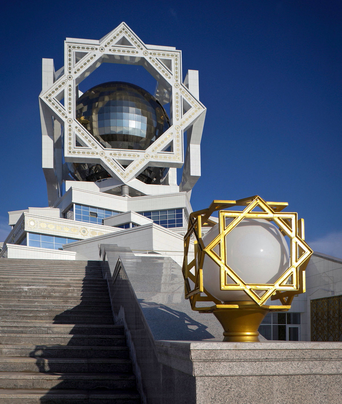 Золотая медаль фотохудожника из Туркменистана