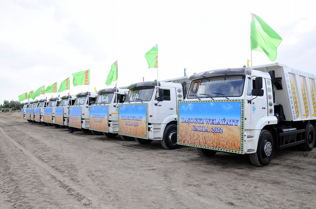 Grain growers of Dashoguz and Balkan velayats took over the braid relay