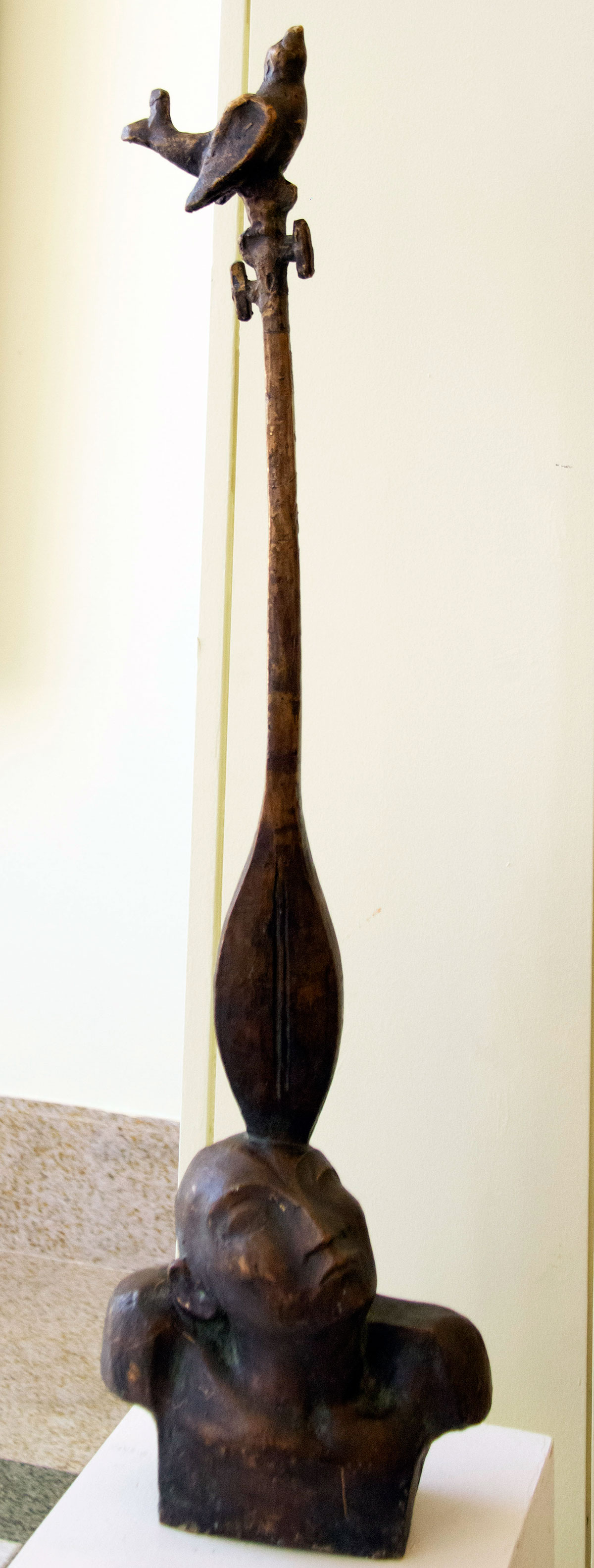 Герои выставки – талантливые личности, увековеченные в красках и бронзе