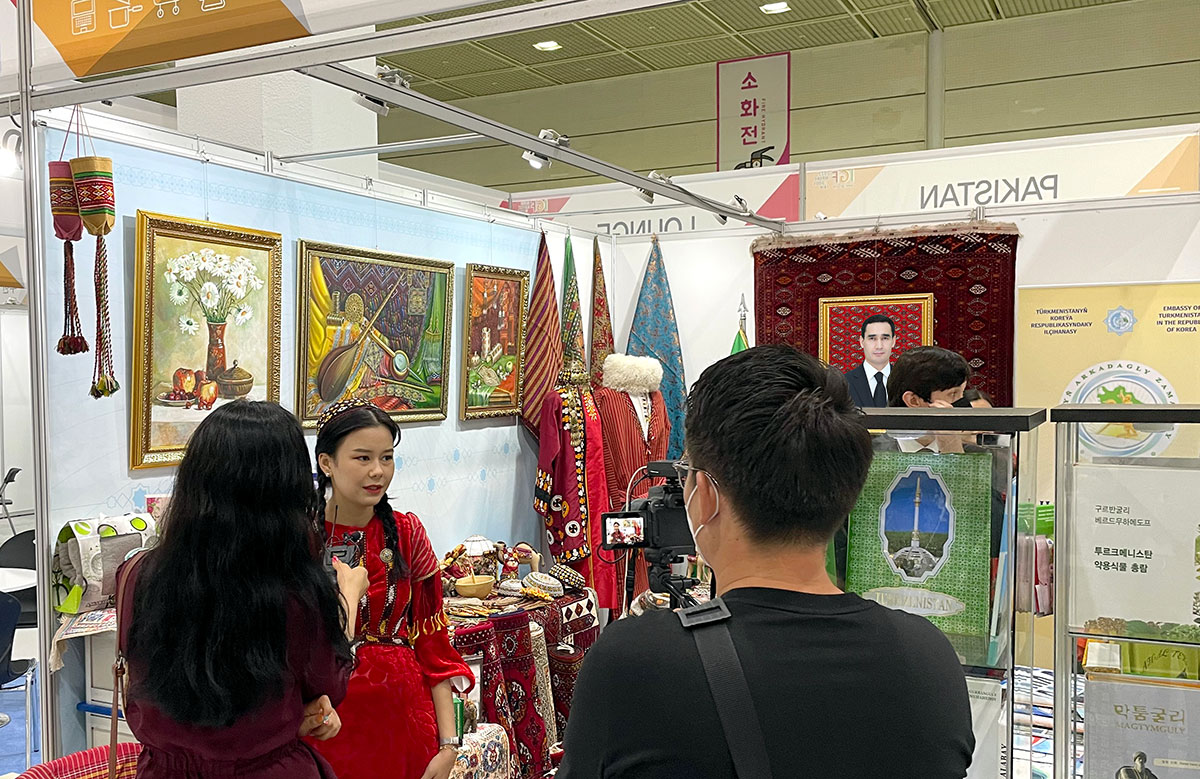 Текстильные изделия Туркменистана представлены на Выставке импортных товаров 2022