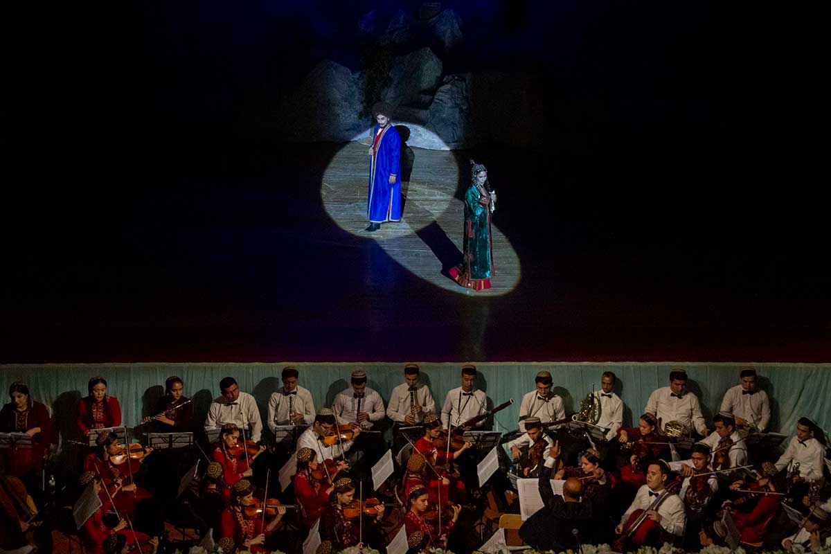 Опера Махтумкули: Судьба поэта, воспетая высоким вокалом