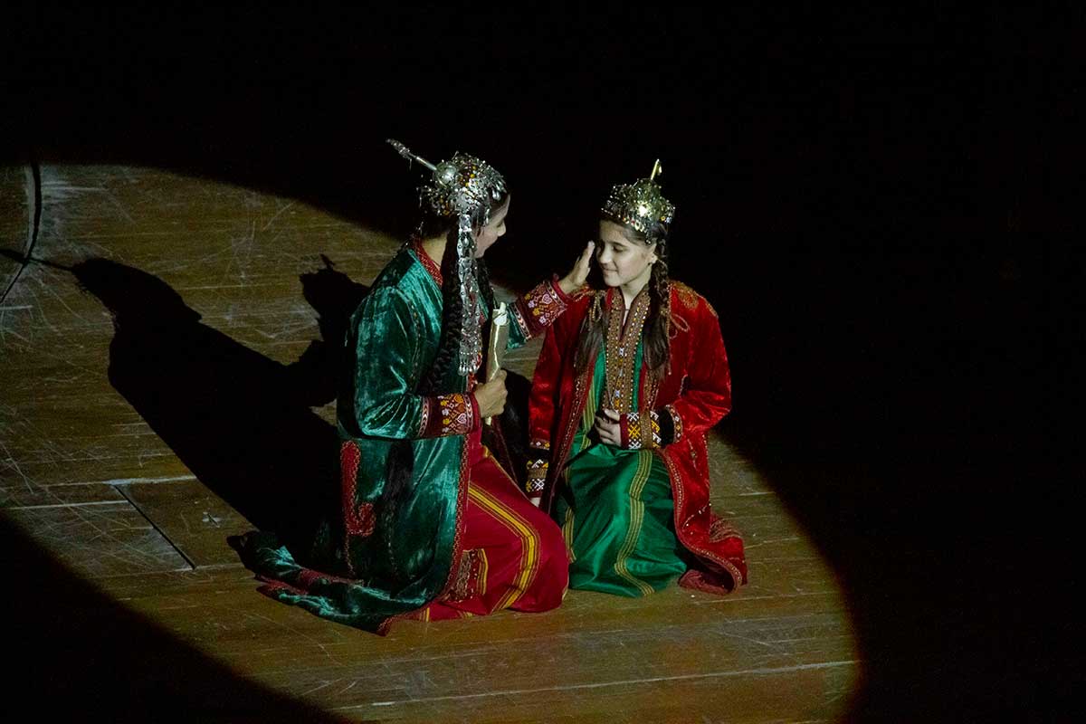 Опера Махтумкули: Судьба поэта, воспетая высоким вокалом