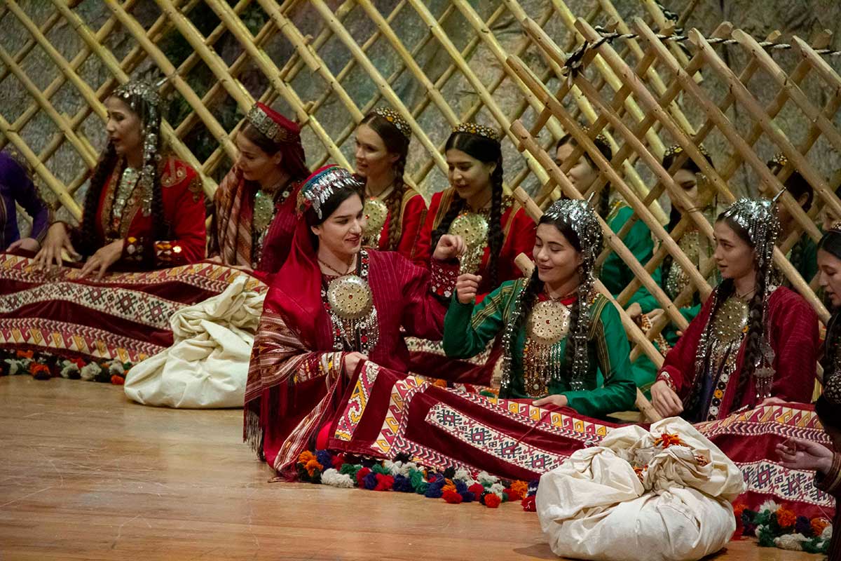 Опера Махтумкули: Судьба поэта, воспетая высоким вокалом