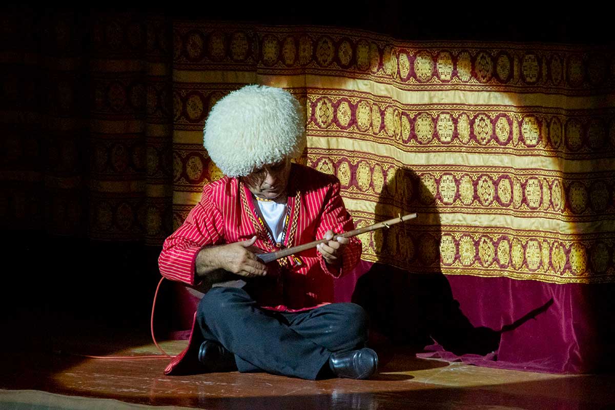 Опера Махтумкули: Судьба поэта, воспетая высоким вокалом