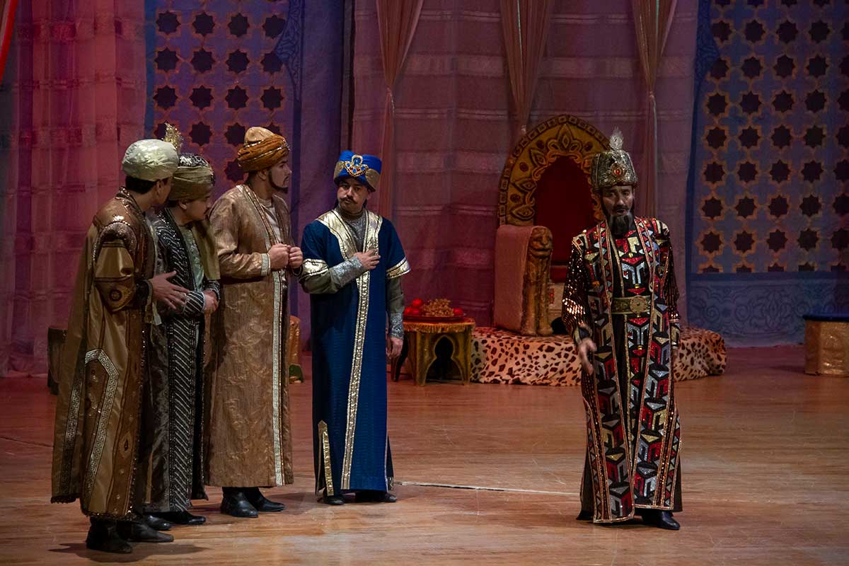 Опера Махтумкули: Судьба поэта, воспетая высоким вокалом