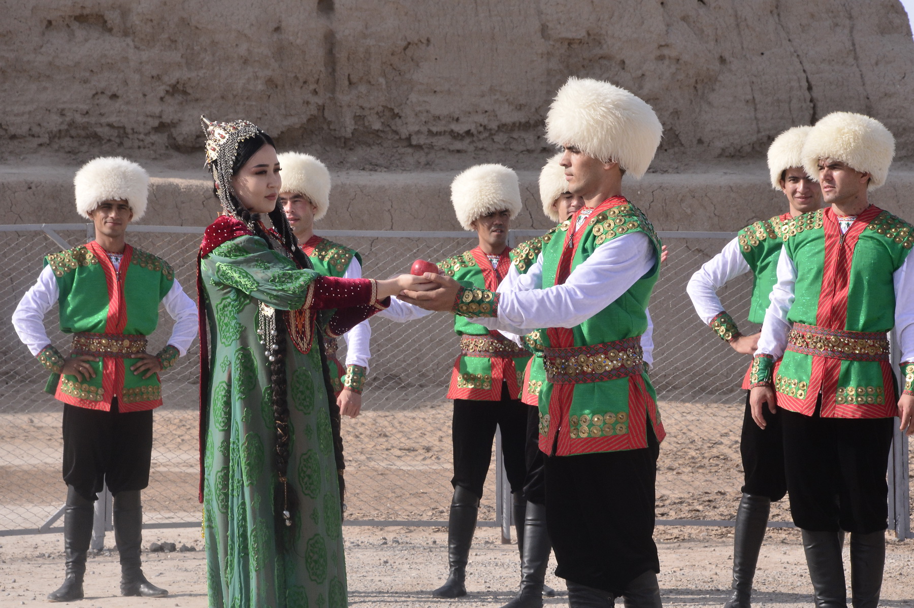 В истоках – сила и глубина современного искусства