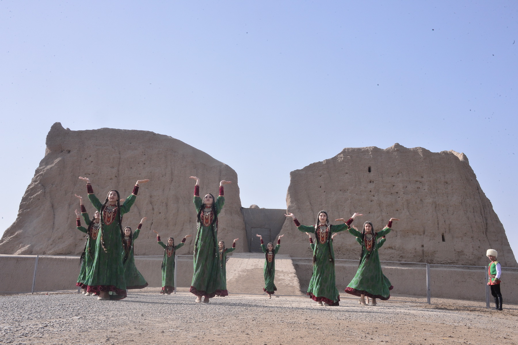 В истоках – сила и глубина современного искусства