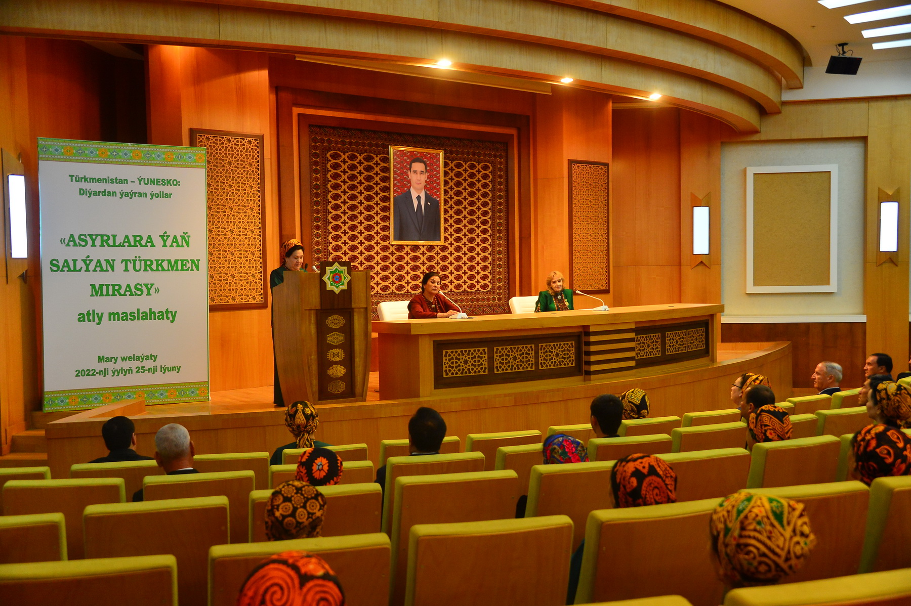 В истоках – сила и глубина современного искусства