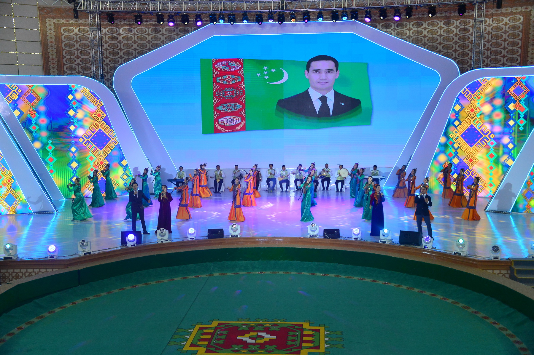 В истоках – сила и глубина современного искусства