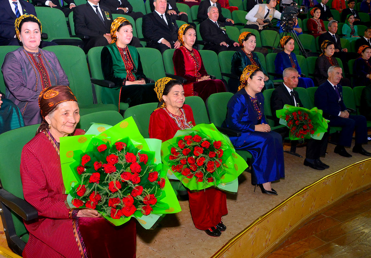 Во славу туркменского искусства эры Возрождения новой эпохи могущественного государства