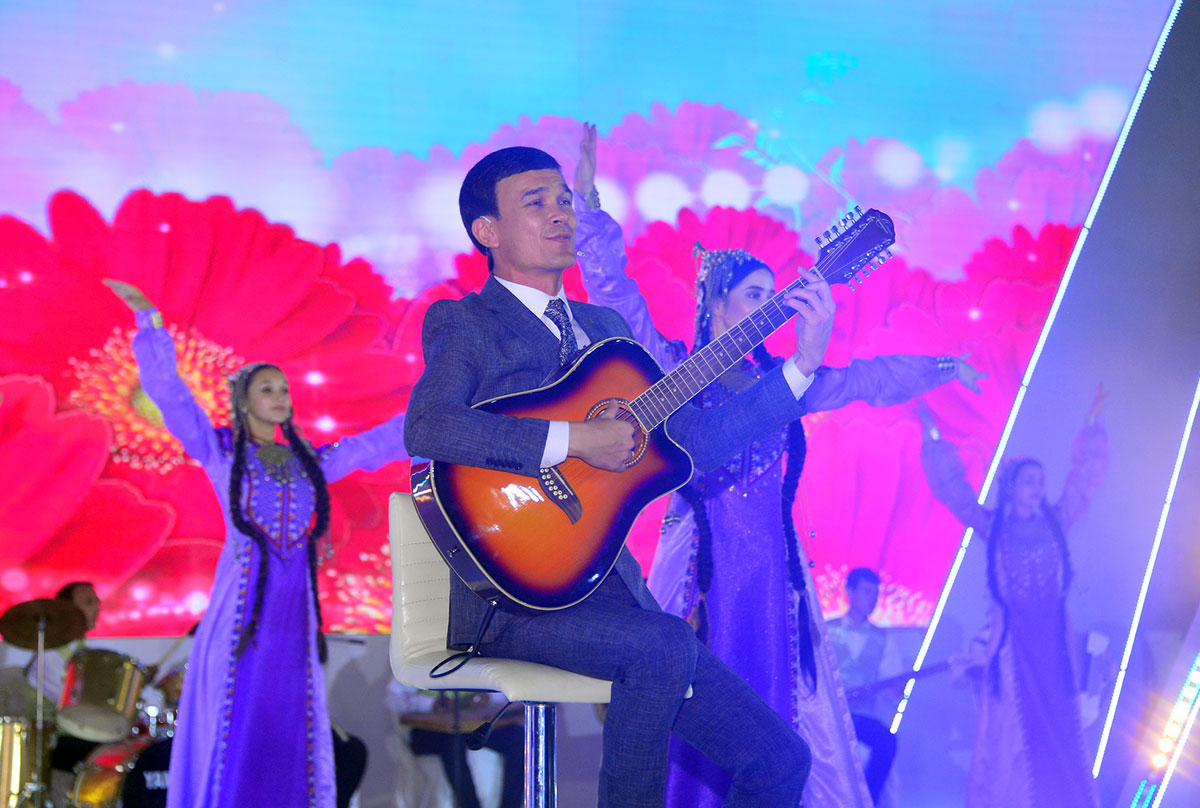 Во славу туркменского искусства эры Возрождения новой эпохи могущественного государства