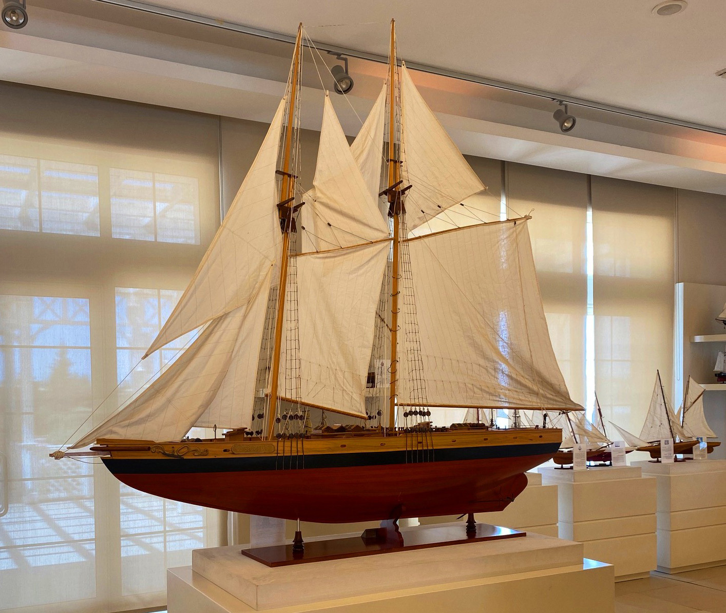 Awazada gämili gezelenç we kiçi gämileriň muzeýi