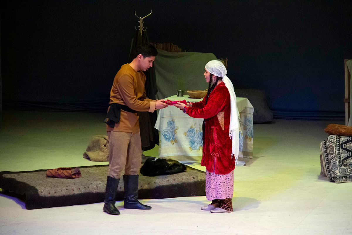 В студенческом театре идут премьеры