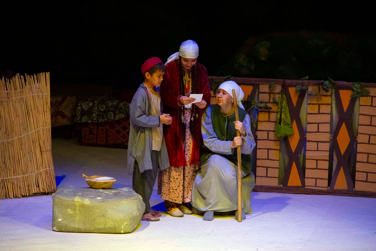 В студенческом театре идут премьеры