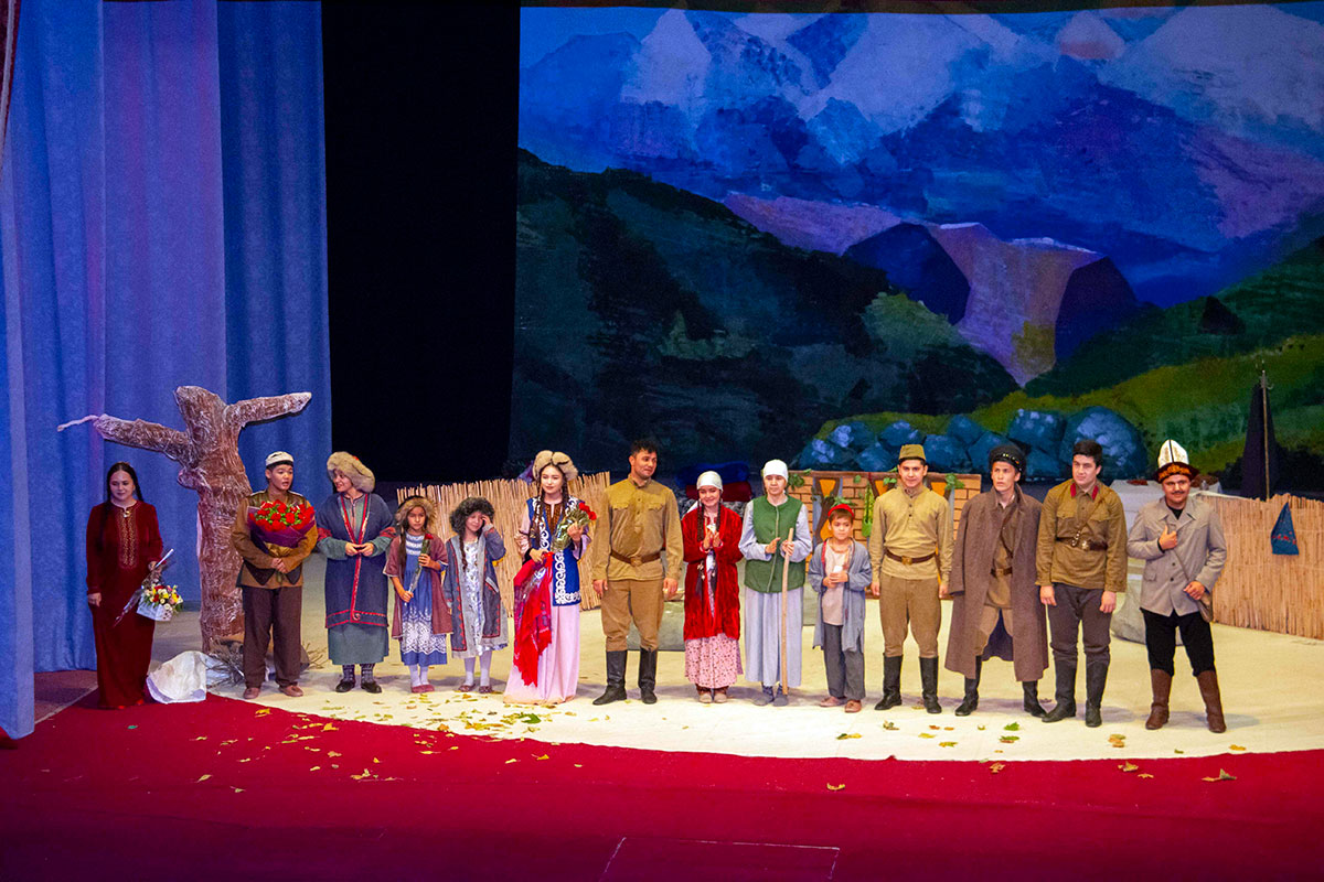 В студенческом театре идут премьеры