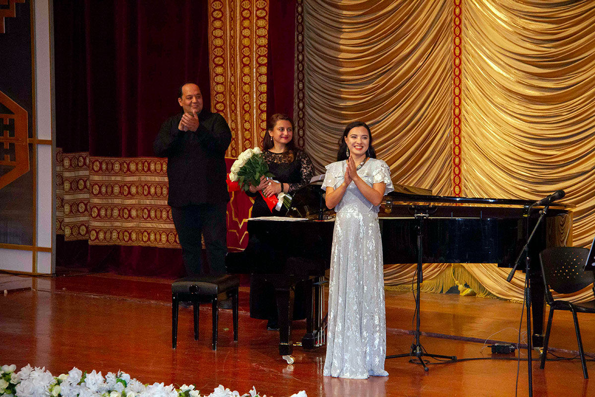 И снова премьера и аншлаг!