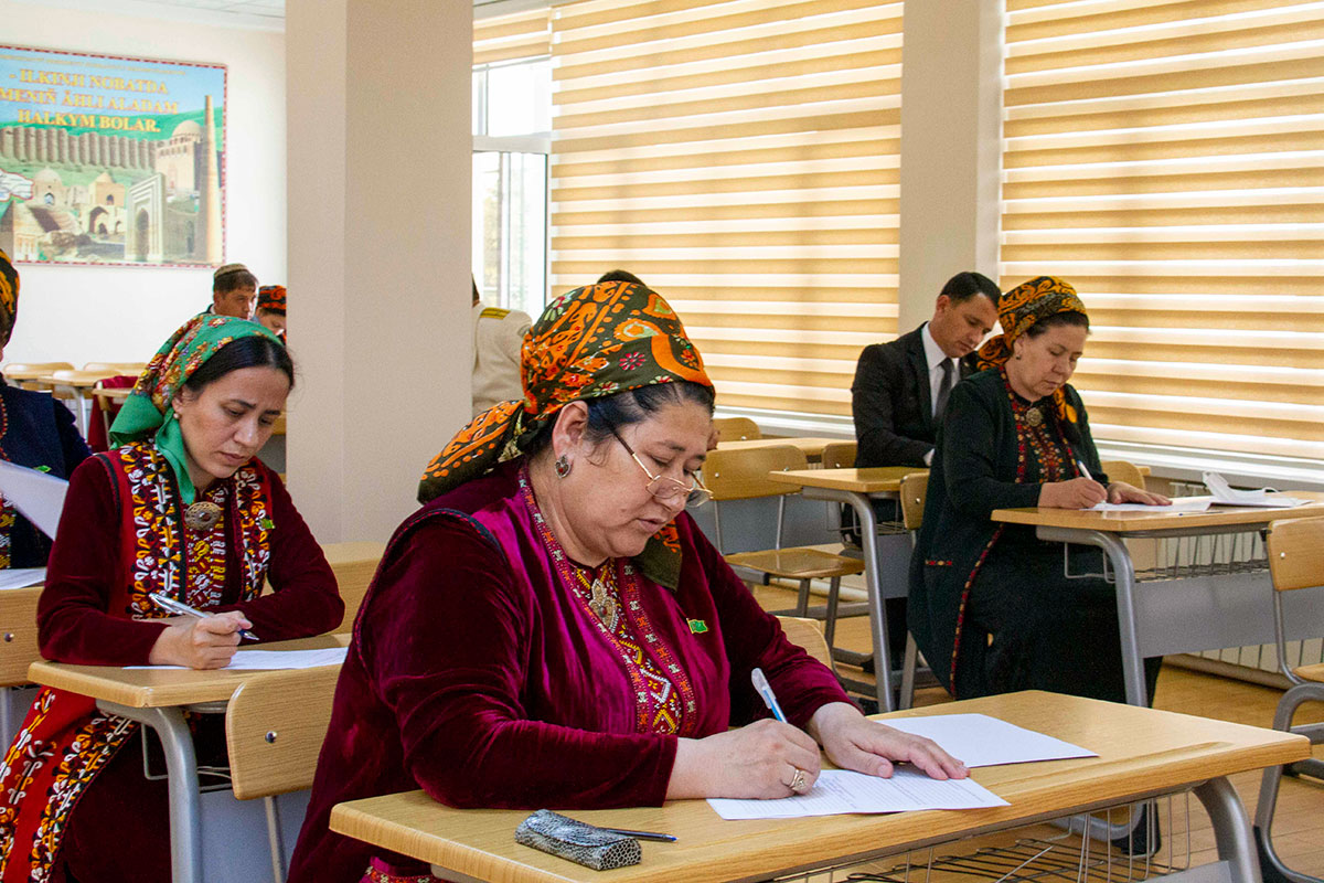 “Ýylyň mugallymy-2022”: mugallymlaryň hünär we zehin başarnygy