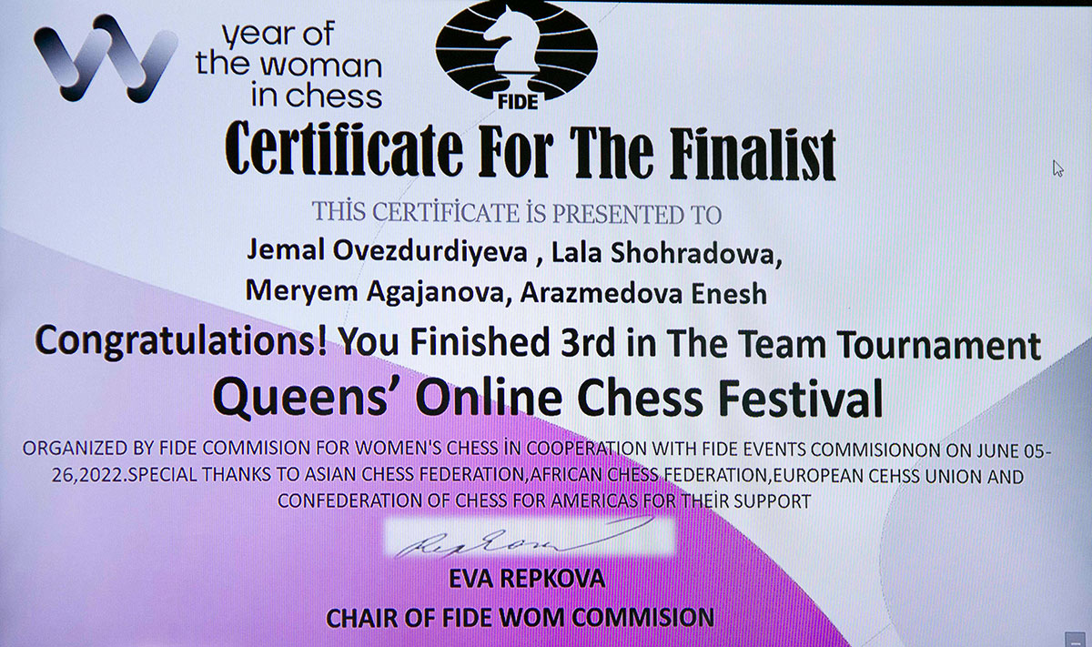 За доской не только дипломаты