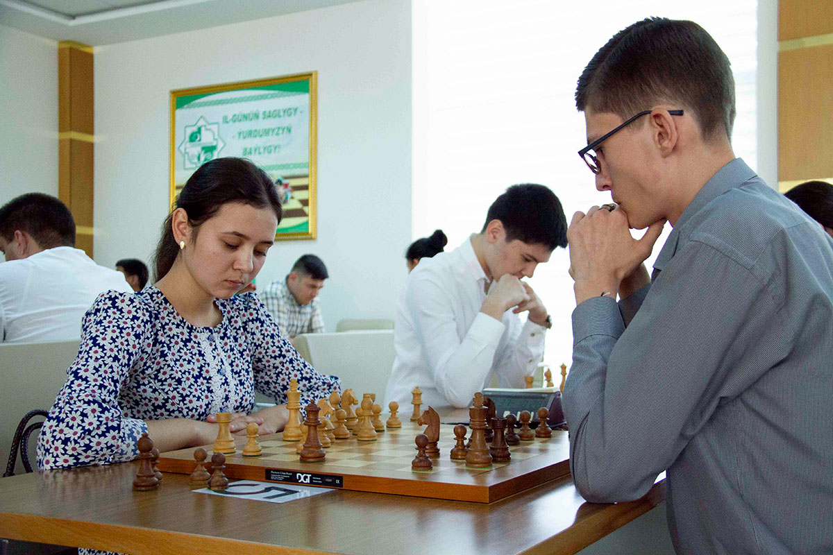 За доской не только дипломаты