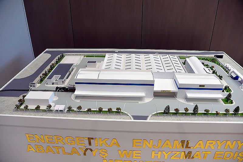 Hormatly Prezidentimiz Serdar Berdimuhamedow täze ýokary tehnologiýaly desganyň açylyş dabarasyna gatnaşdy