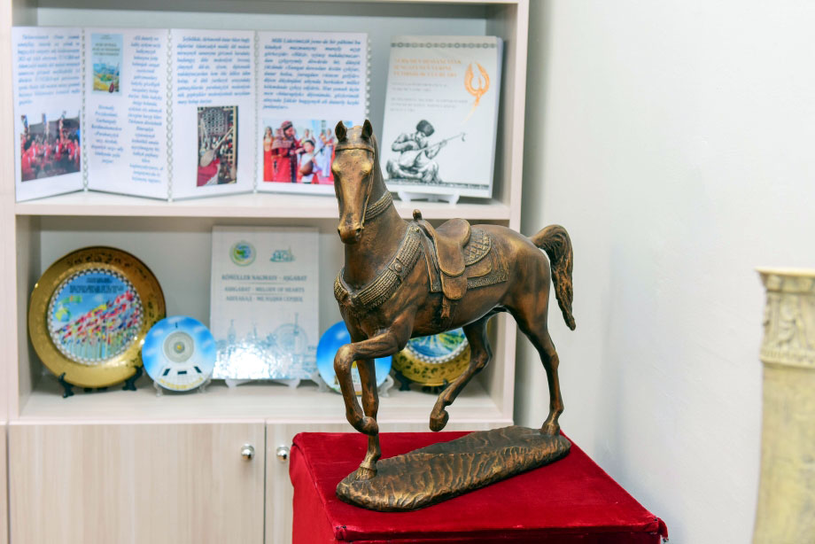 Türkmenistanda ÝUNESKO-nyň ilkinji kluby açyldy