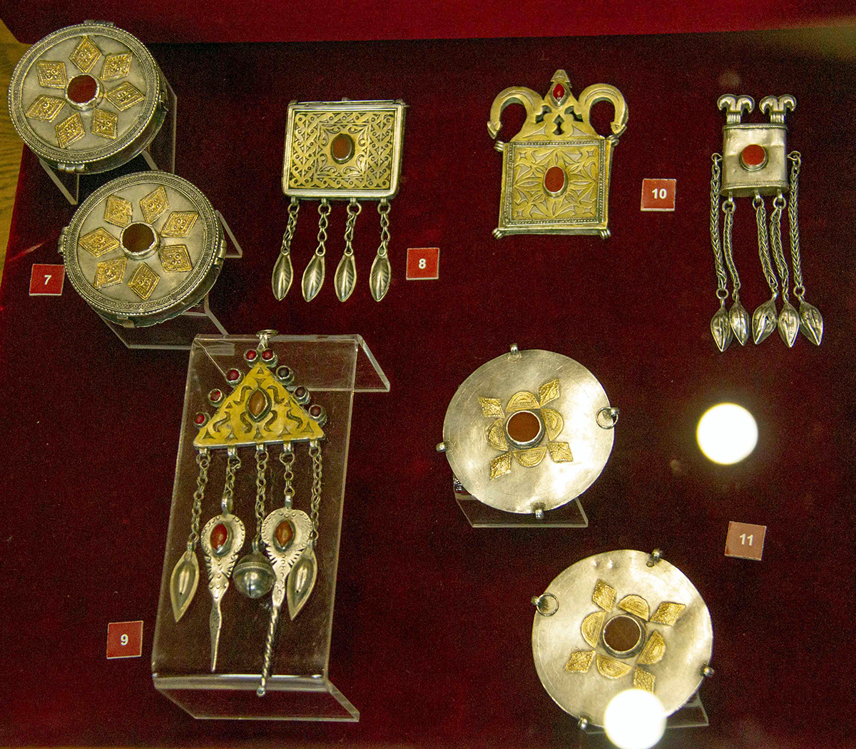 Раритеты вернулись на Родину из коллекции Натали Маркарян-Фард