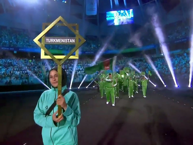 Туркменские спортсмены приняли участие в церемонии открытия V Игр исламской солидарности