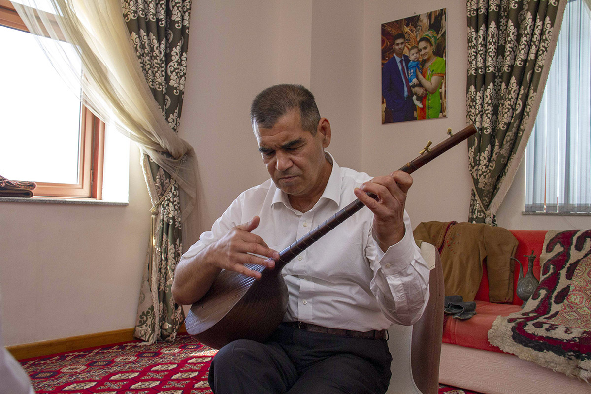В гостях у правнука легендарного дутариста Мыллы Тачмурадова
