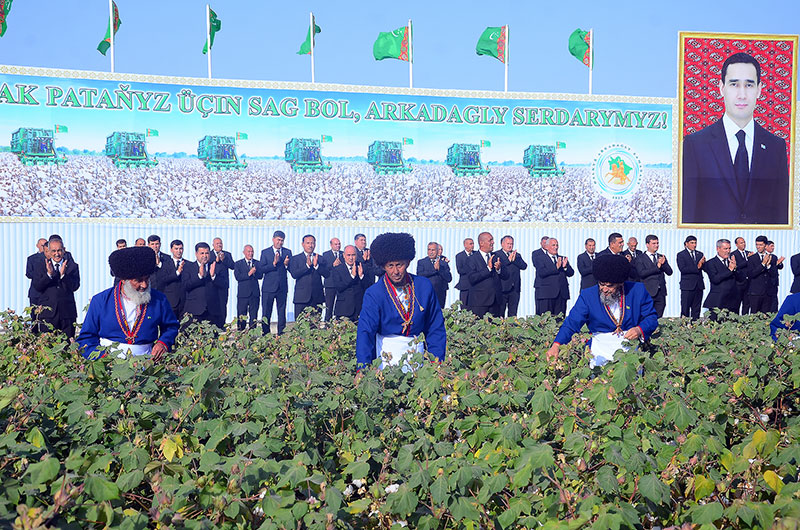 Türkmenistanda “ak altyn” kerwenine badalga berildi