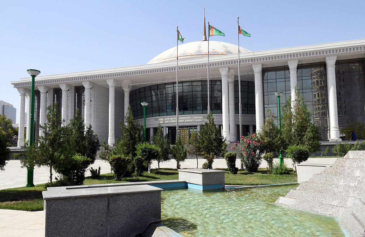 О 31-й годовщине независимости Туркменистана – в светлых радостных красках