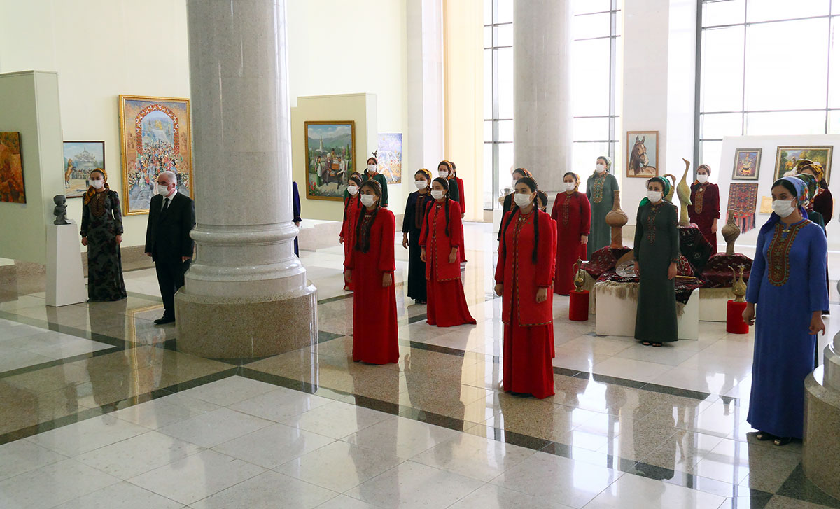 О 31-й годовщине независимости Туркменистана – в светлых радостных красках