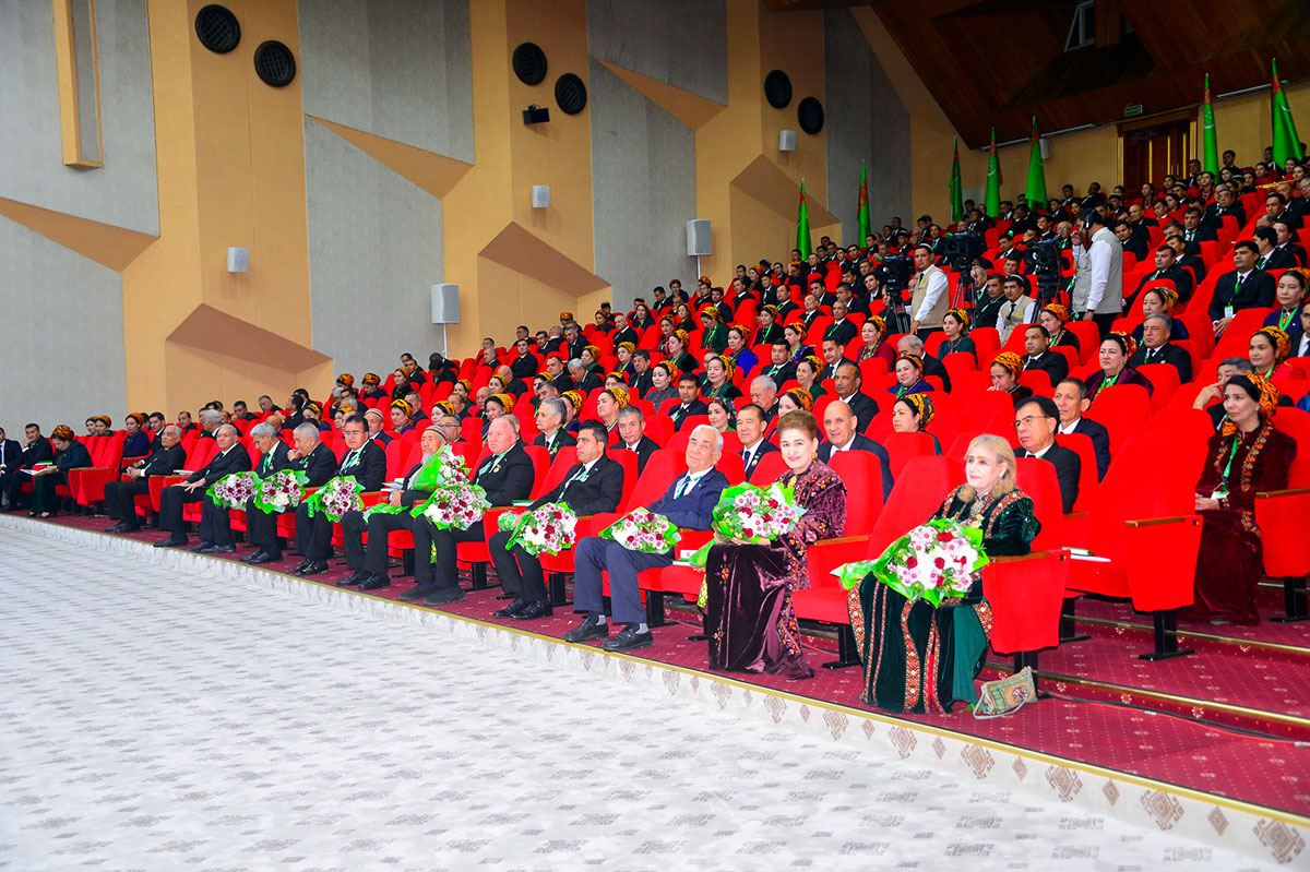 Aşgabatda Dünýä türkmenleriniň ynsanperwer birleşiginiň ХХIII maslahaty geçirildi