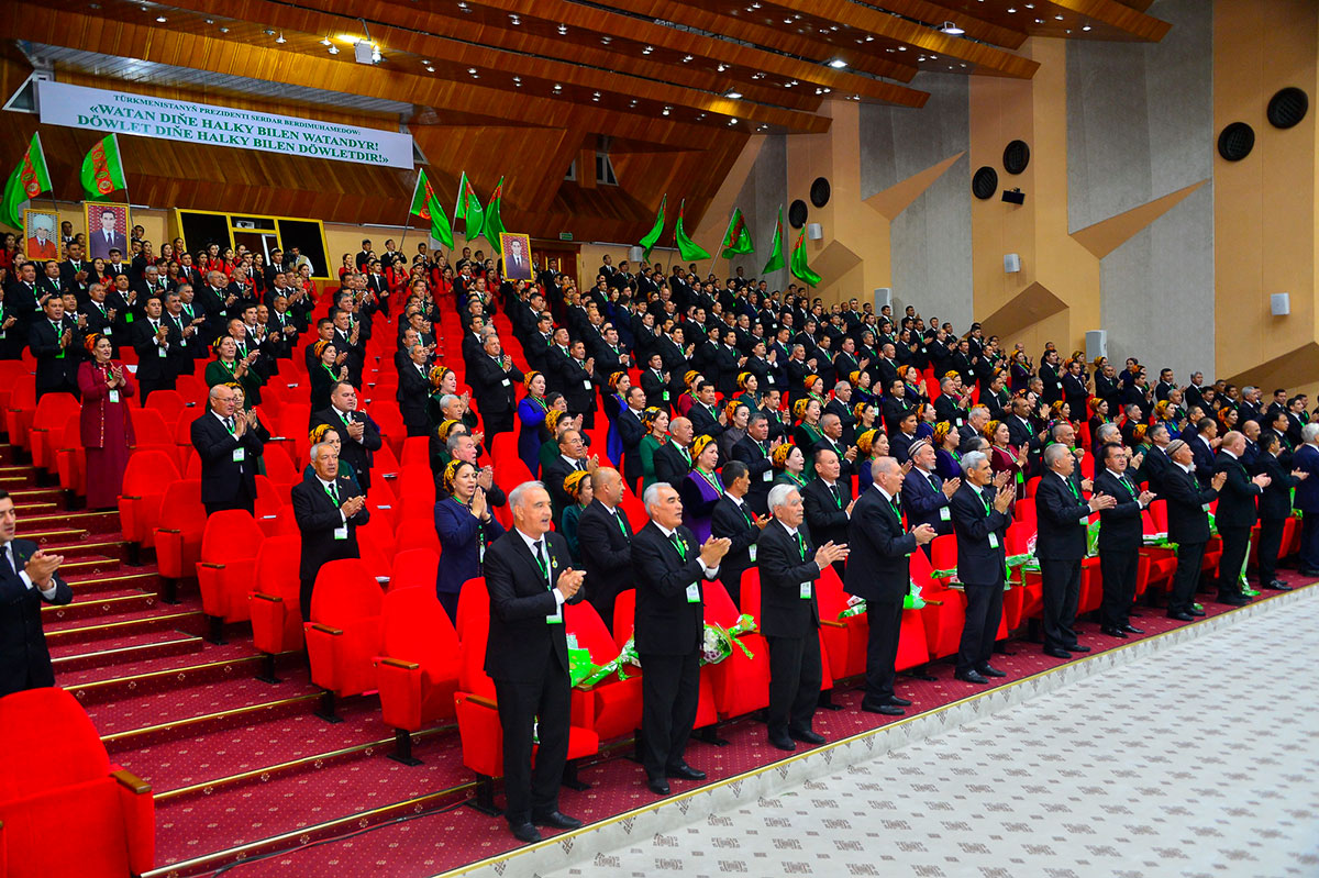 Aşgabatda Dünýä türkmenleriniň ynsanperwer birleşiginiň ХХIII maslahaty geçirildi