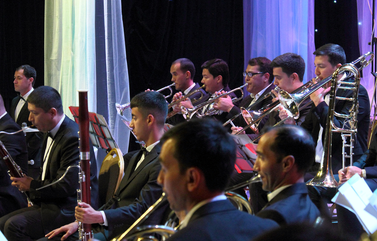 И снова у дирижерского пульта Расул Клычев