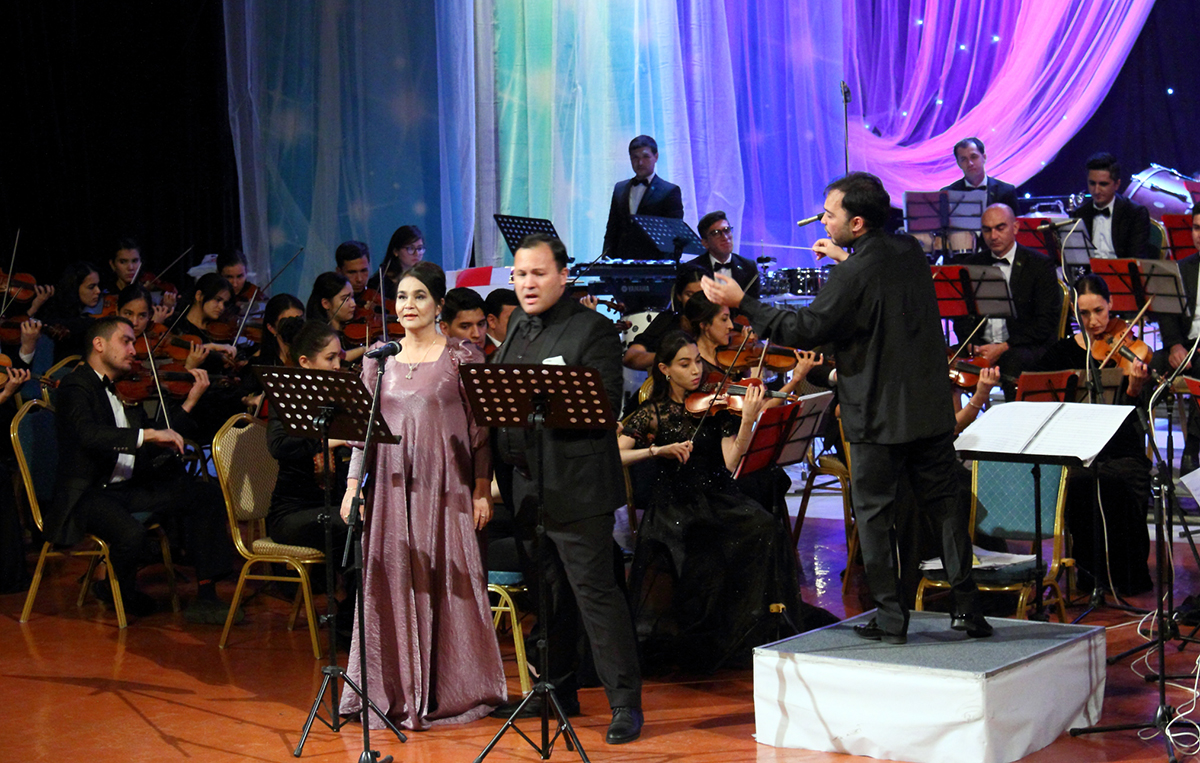 И снова у дирижерского пульта Расул Клычев