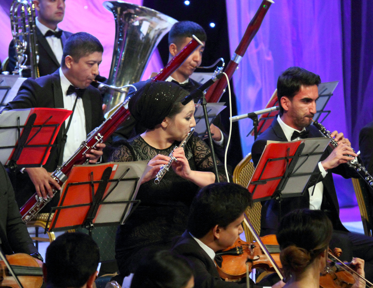 И снова у дирижерского пульта Расул Клычев