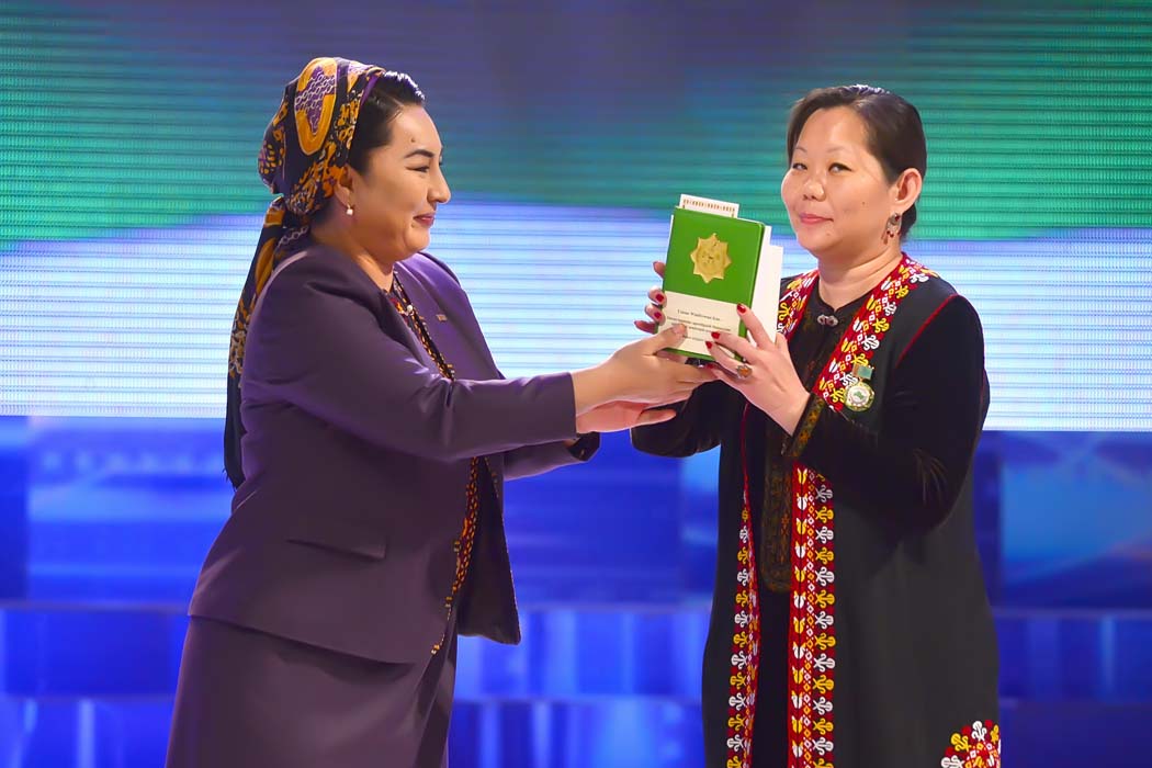 Watanymyzyň we jemgyýetimiziň öňdebaryjylaryna döwlet sylaglary