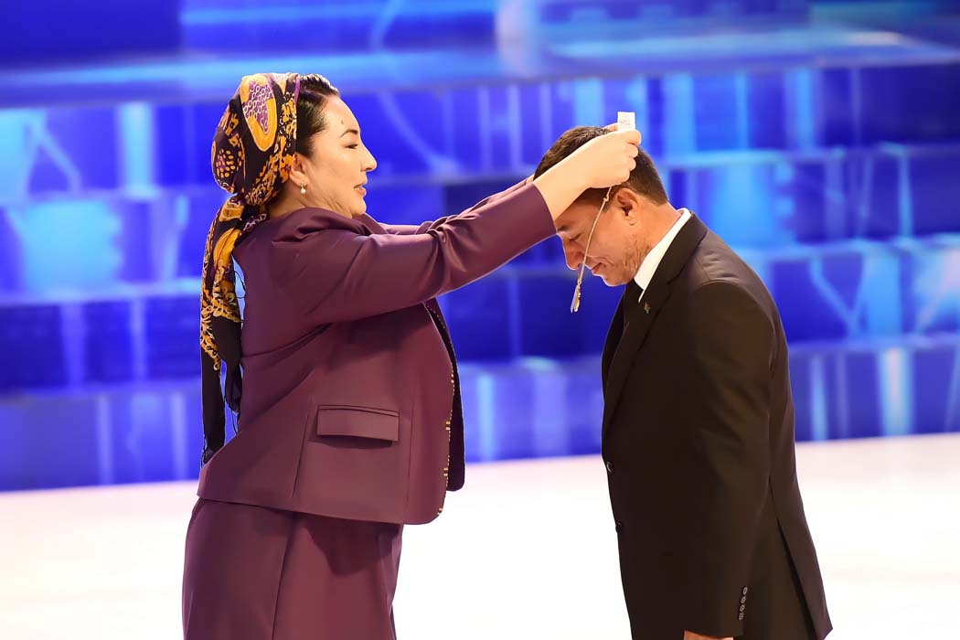 Watanymyzyň we jemgyýetimiziň öňdebaryjylaryna döwlet sylaglary