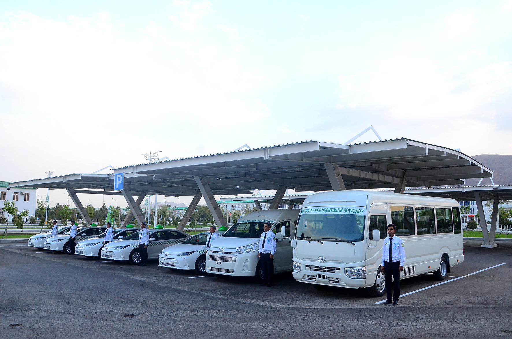 Hormatly Prezidentimiz Serdar Berdimuhamedow ýurdumyzyň sebitlerindäki  awtomenzilleriň açylyşyna ak pata berdi