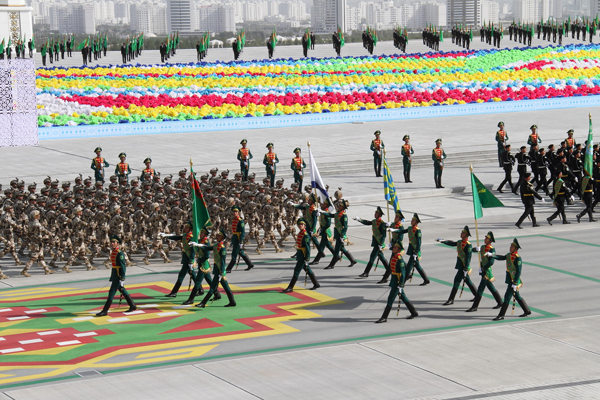 A festive parade in honor of the 31st anniversary of the country's independence began in the capital of Turkmenistan