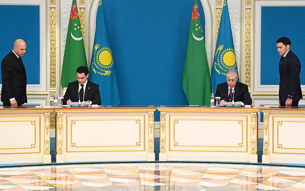 Hormatly Prezidentimiz Serdar Berdimuhamedow bilen Prezident Kasym-Žomart Tokaýewiň arasyndaky gepleşikler