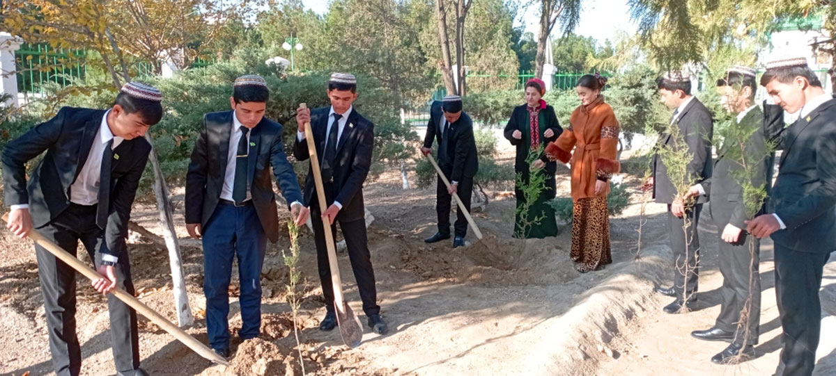 Природоохранное общество Туркменистана посетило одну из столичных школ