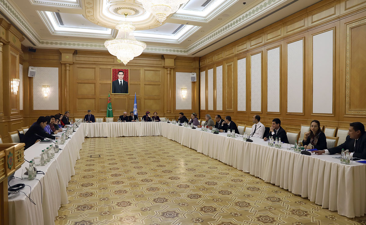 Круглый стол по социально-экономической интеграции людей с ограниченными возможностями в Туркменистане