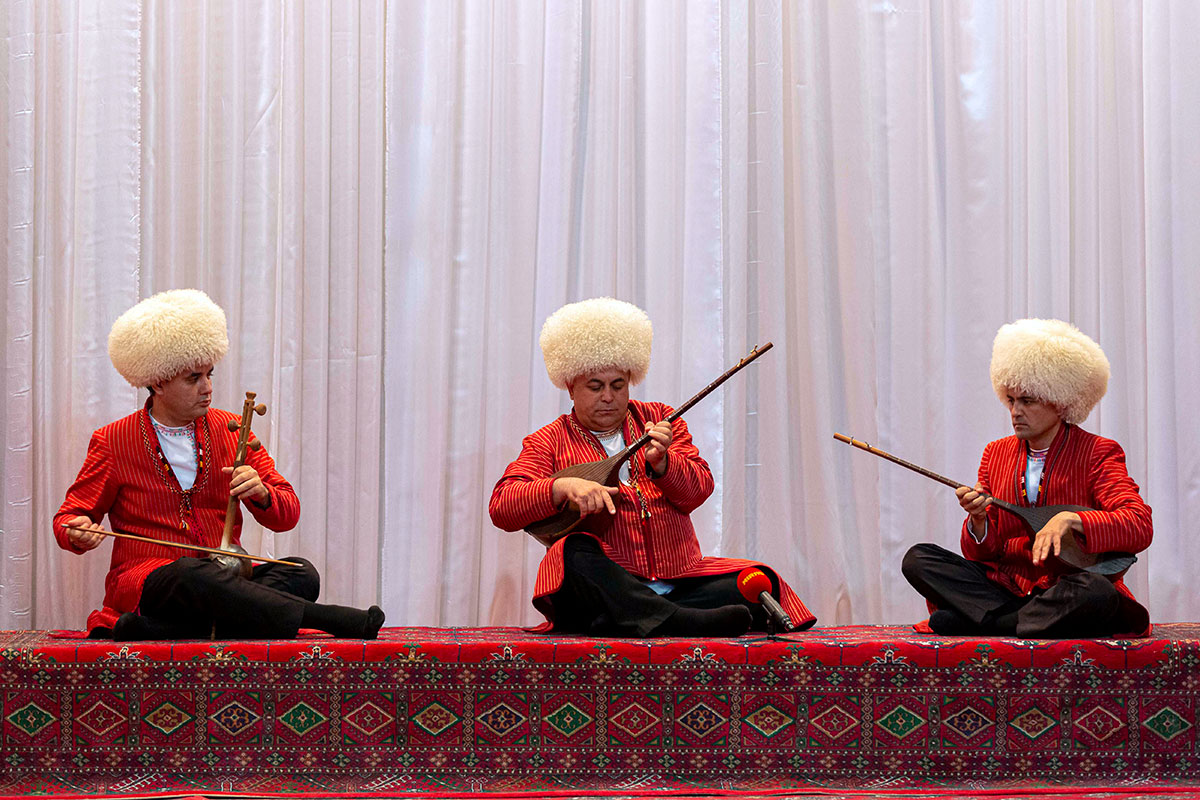 Фестиваль «Magtymguly sözlär tili türkmeniň» стартовал в Ашхабаде